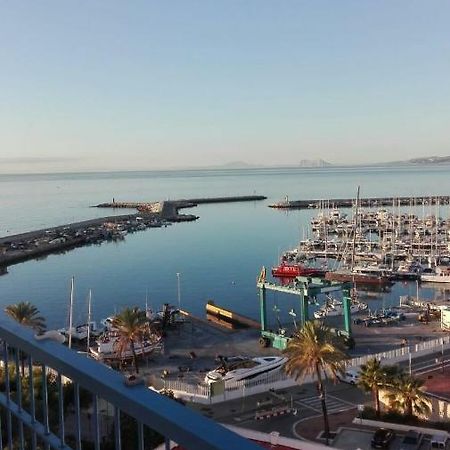 Vista Al Faro Apartment Estepona Exterior photo