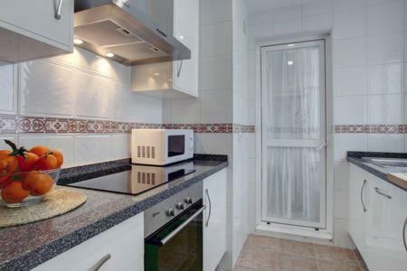 Vista Al Faro Apartment Estepona Exterior photo